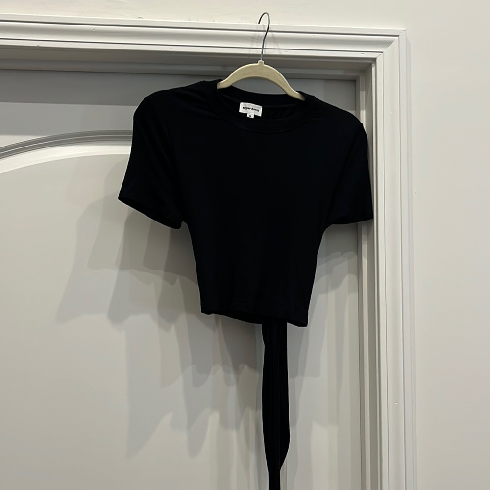super down Black Crop Top Tie In Back    Size M (NWOT)